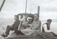 'The Mermaid from Geita' she was called, Grete Wittrich (no. 2 from the left), German citizen, but living in Czechoslovakia. She jumped overboard from a German cruise liner and swam ashore on the island of Geita. It was the impressive, but highly dangerous swim feat that gave her this nickname.