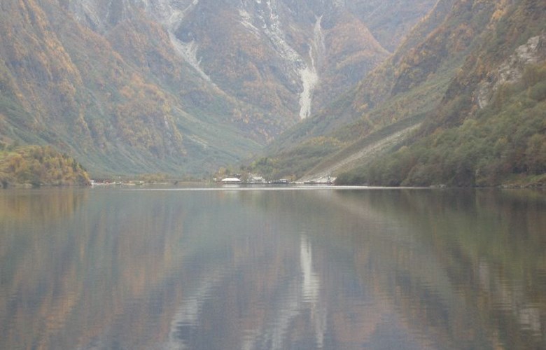 The centre of Gudvangen seen from the fjord today.
 


