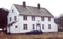 When the new vicar arrived in Førde in 1975, he was offered the old bailiff residence at Volden to live in. The vicar residence was in neglect and very cold in winter. It was therefore considered not suitable.