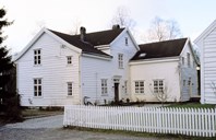 In addition to the residential building, there is also an office building at Volden. Here the bailiff for the district of Sunnfjord had his office until 1971.