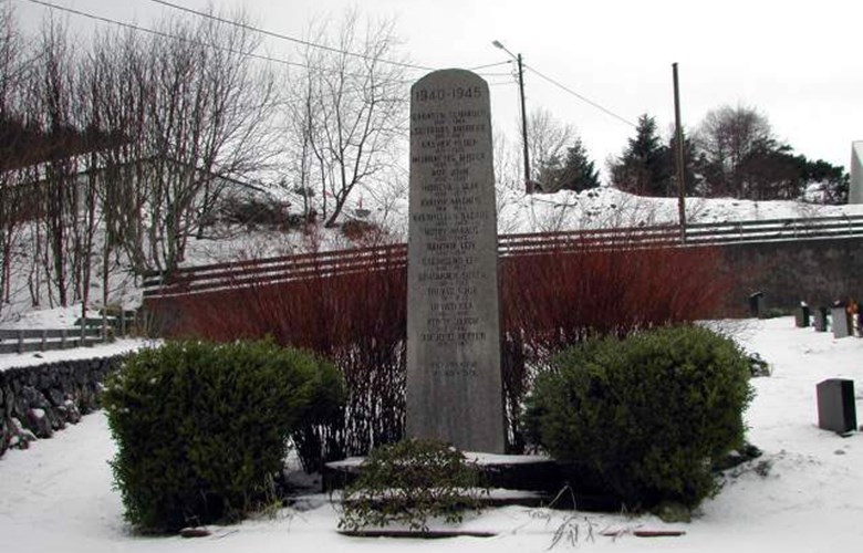 The memorial stone on Solund churchyard at Hardbakke was erected by the people of the community, in memory of those from Solund who fell during the Second World War.