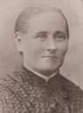 Orlaug Andersdotter Kråkenes from southern Kråkenes in Solund was married to Anders O. Korsvold in 1883. They had nine children. The oldest son, Ole Andreas (1884-1975), became a master painter and worked with his father on some building projects. Orlaug Korsvold is said to have been a resourceful and knowledgeable woman. 