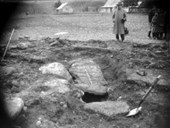 From the 1933 excavation. Lars Vikesland the elder standing in the background.