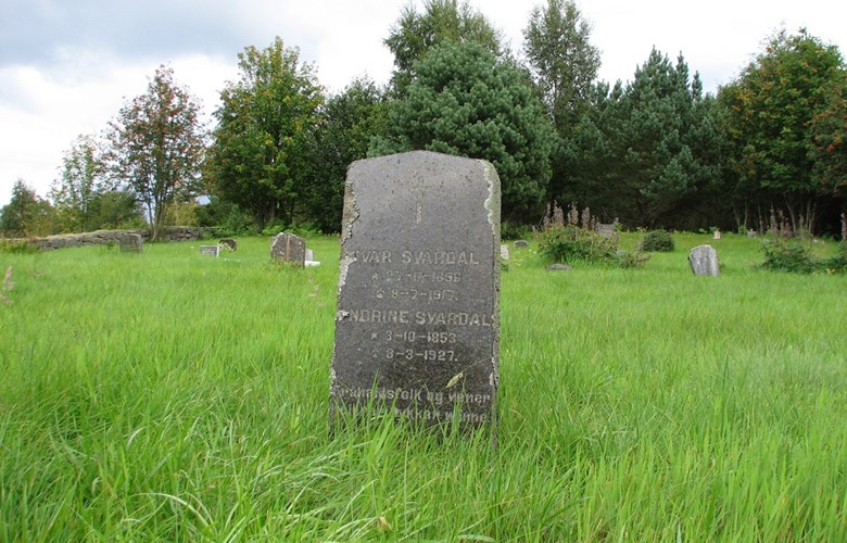 The grave of Ivar and Andrine Svardal on the old graveyard at Rutledal. The memorial stone was raised in 1956. 
