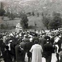 The fishermen monument at Bremanger draped in the Norwegian flag. Many people have turned up for the unveiling ceremony on Sunday 6 September 1964. 