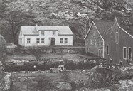 Smørhamn about 100 years later than the previous picture. The same buildings, but somewhat changed.