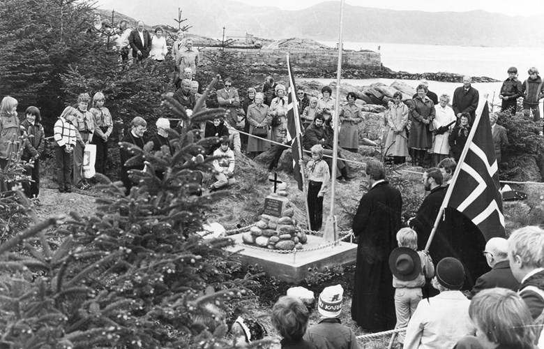 The church site at Alfarneset during the unveiling ceremony, Whitsun, 1980. Bishop Thor With officiated. 