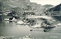 This is a view of Måløyna with the buildings of the old trading post. The picture is taken just before World War II.