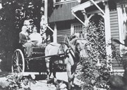 Miss Abbott (left) and Margit Sahlgaard Børresen in front of the villa which Miss Abbott built. The two ladies in their horse drawn cart was a common sight in the village. 
