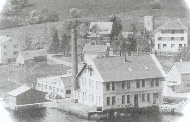 Helle Fabrikker in Holmedal in the 1940s.